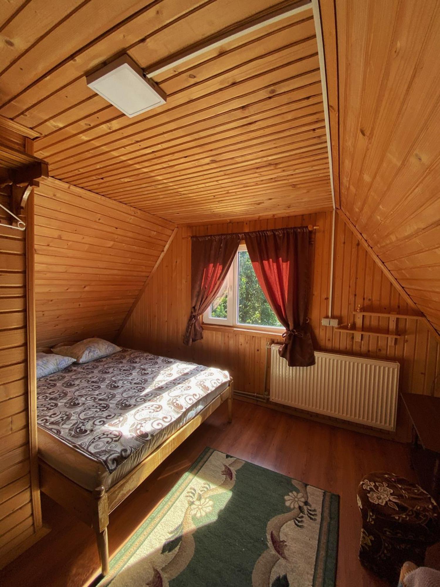 Hotel У Олега Verkhne-Studenyy Exterior foto